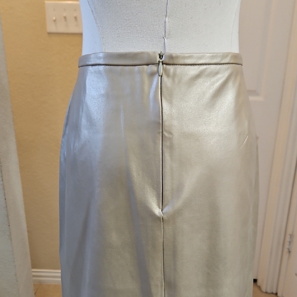 Zara Soft Gold High Waisted Faux Leather Knee Length Pencil Skirt Size 8 - Picture 3 of 7